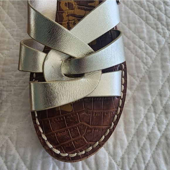 Sam Edelman Gold Sandals Elegant Minimalist Design - Picture 2 of 13